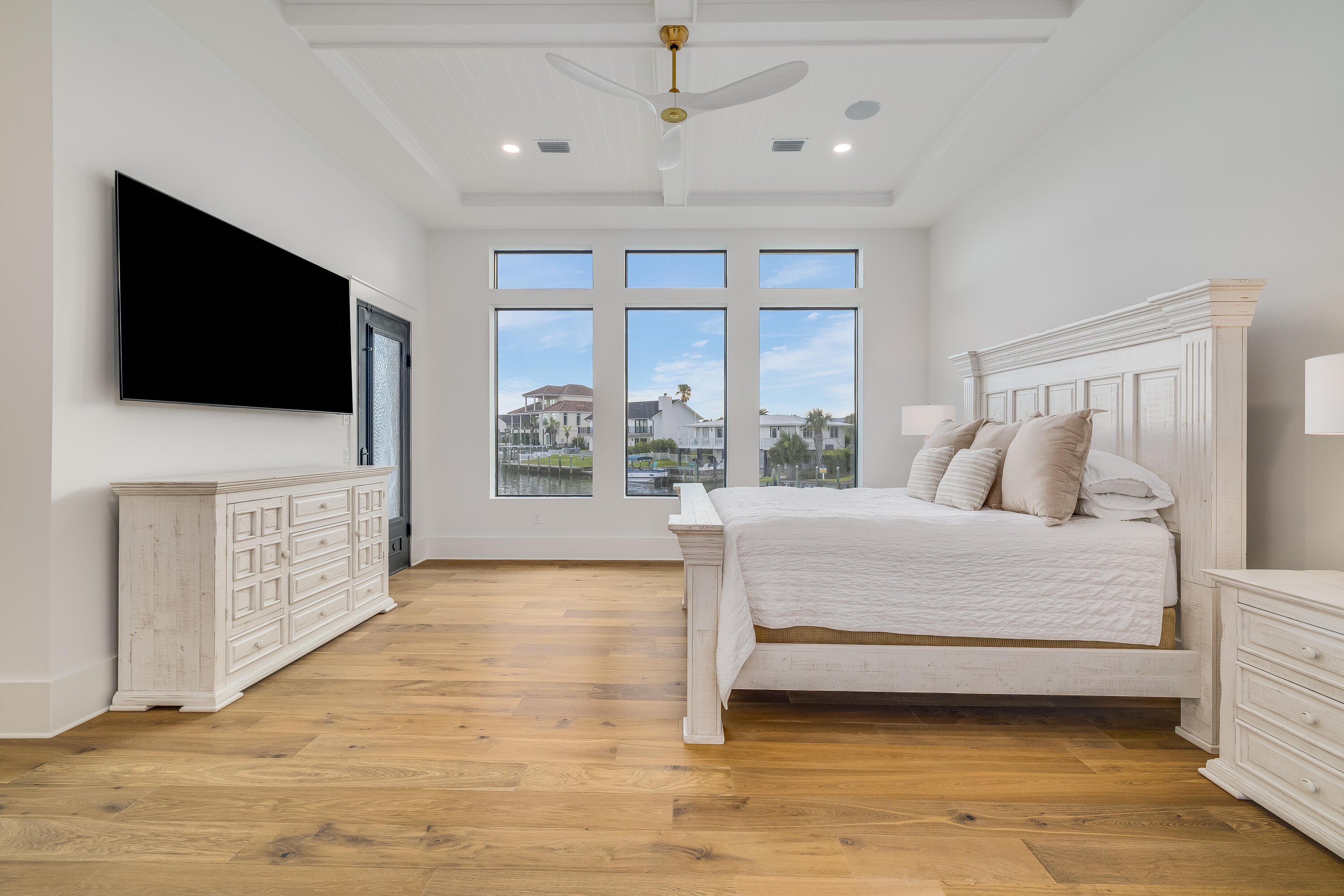 602 Lagoon Dr Drive