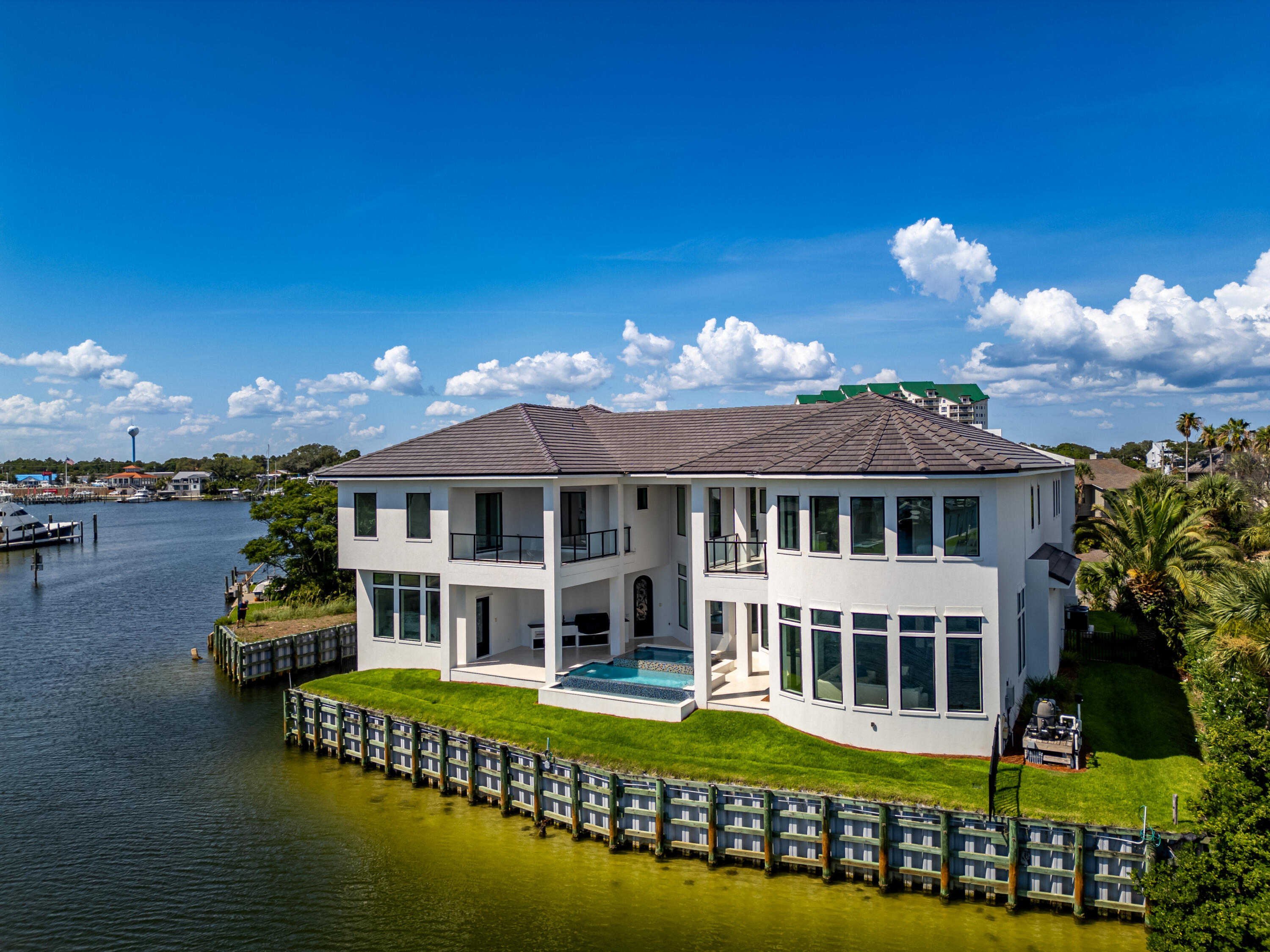 602 Lagoon Dr Drive