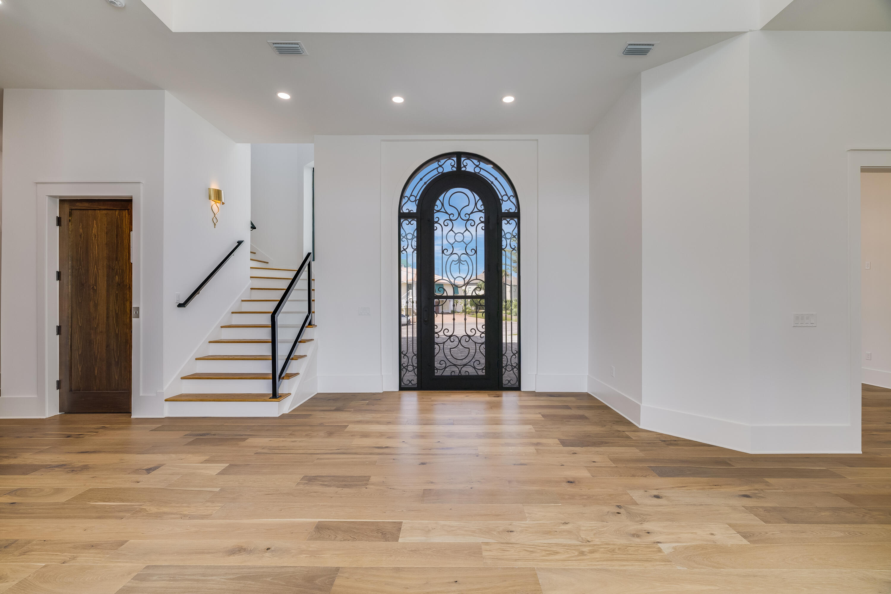 602 Lagoon Dr Drive