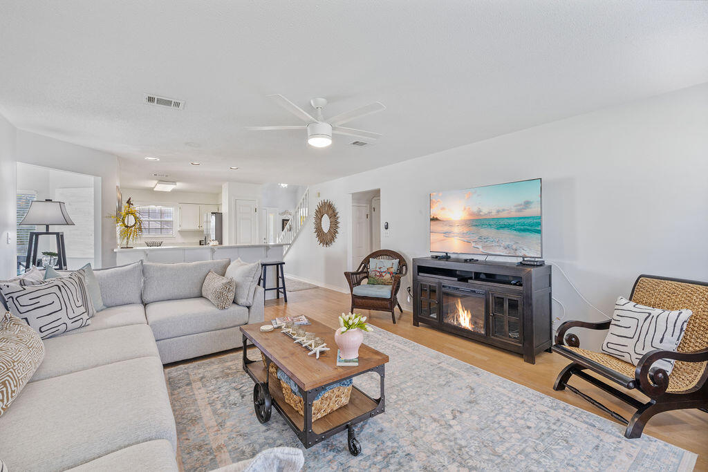 114 Mainsail Drive, C33