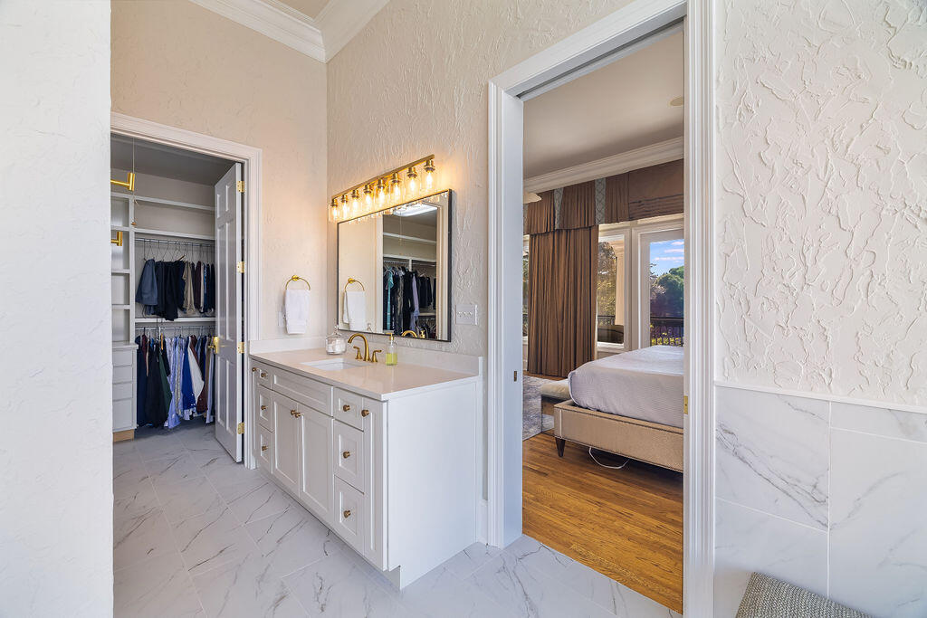 2940 Pine Valley Drive