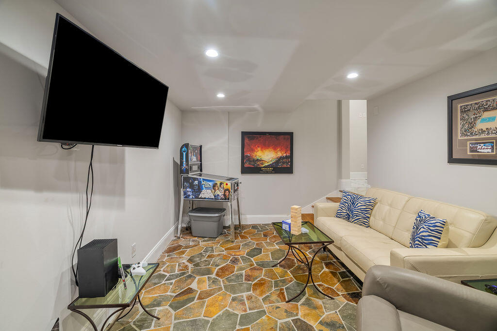2940 Pine Valley Drive