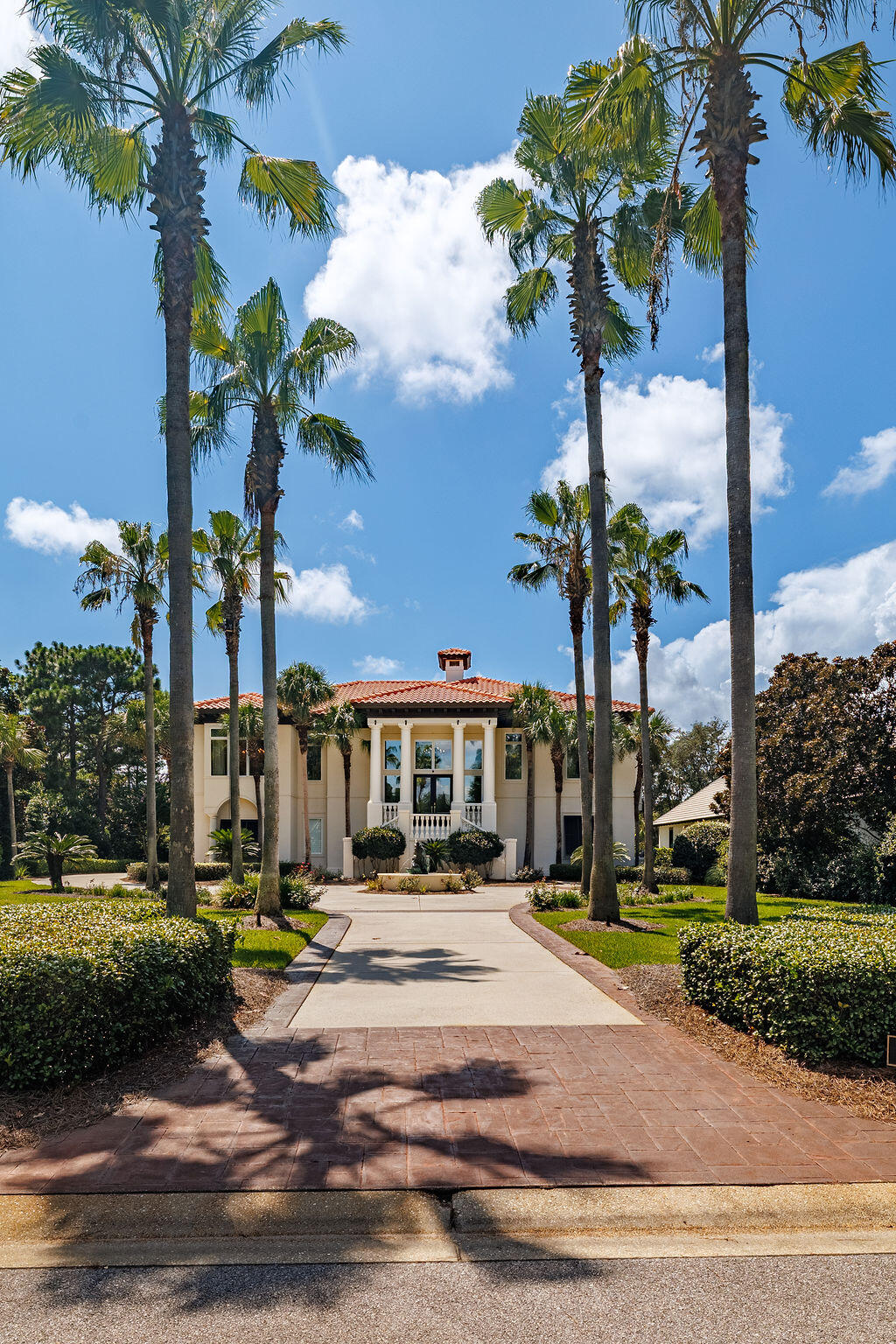 2940 Pine Valley Drive