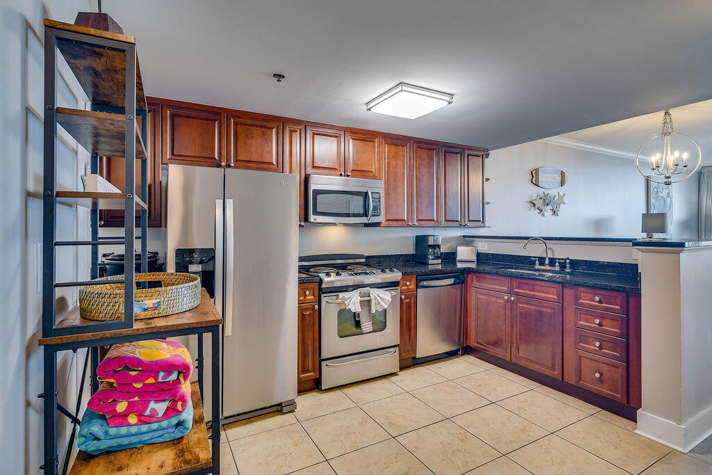 1110 Santa Rosa Boulevard, C601