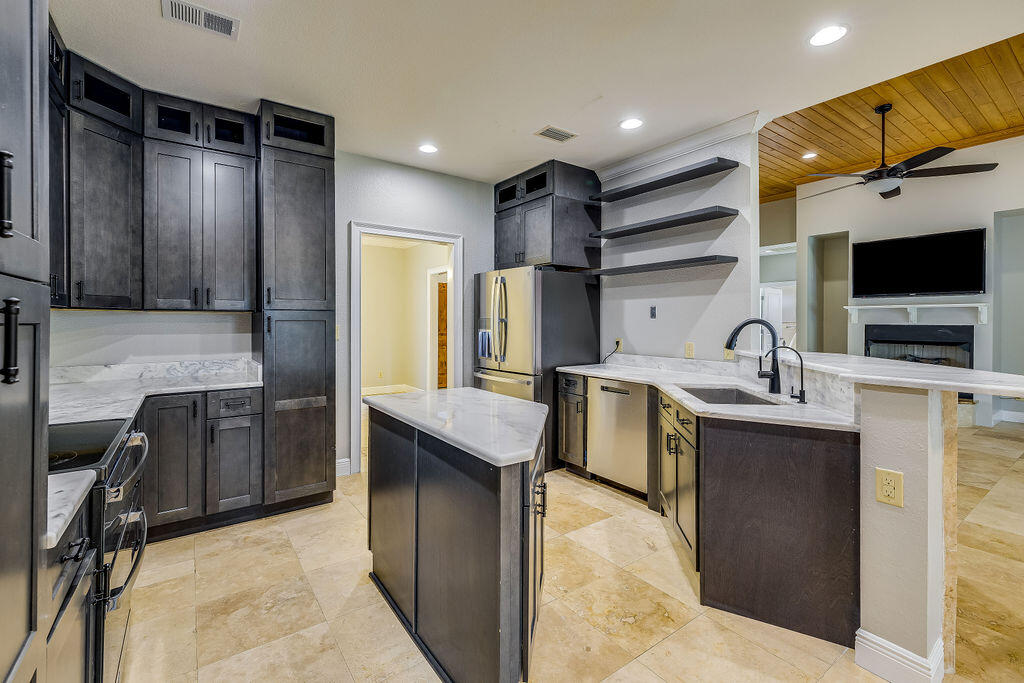 523 Woodland Bayou Drive