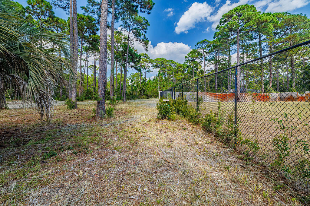 523 Woodland Bayou Drive