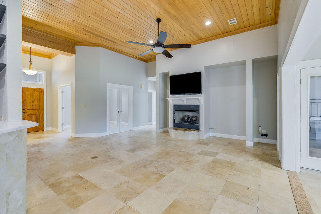 523 Woodland Bayou Drive