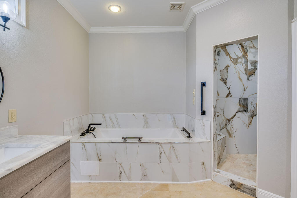 523 Woodland Bayou Drive