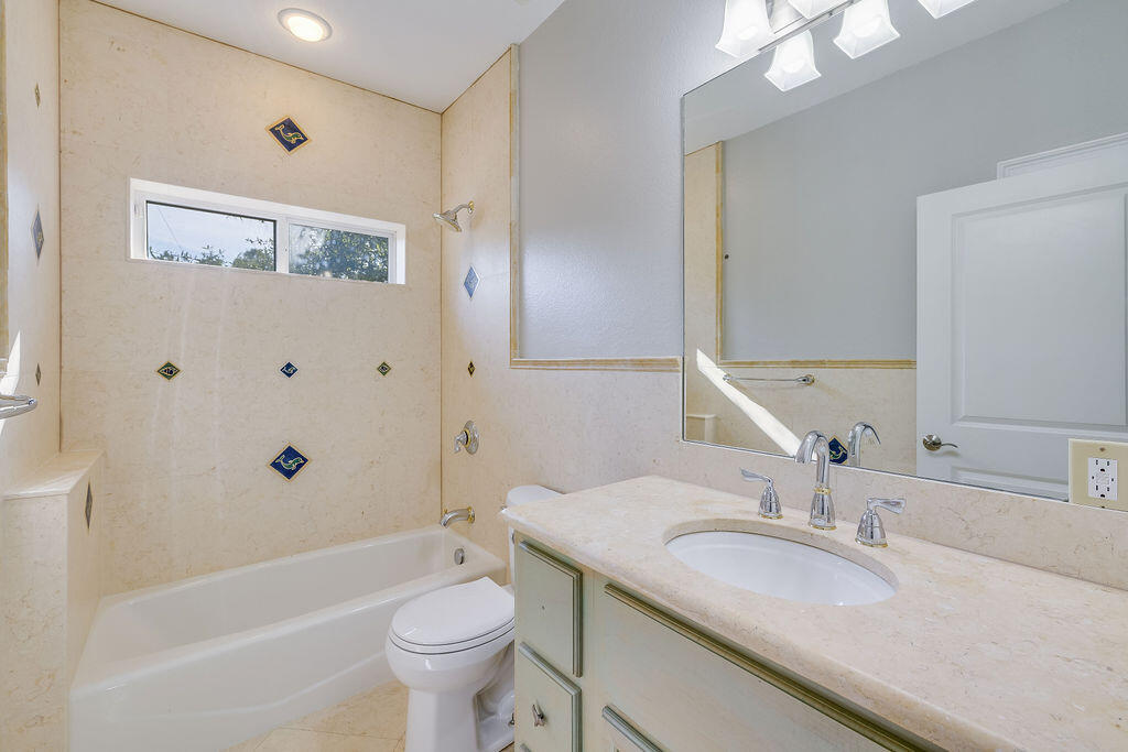 523 Woodland Bayou Drive
