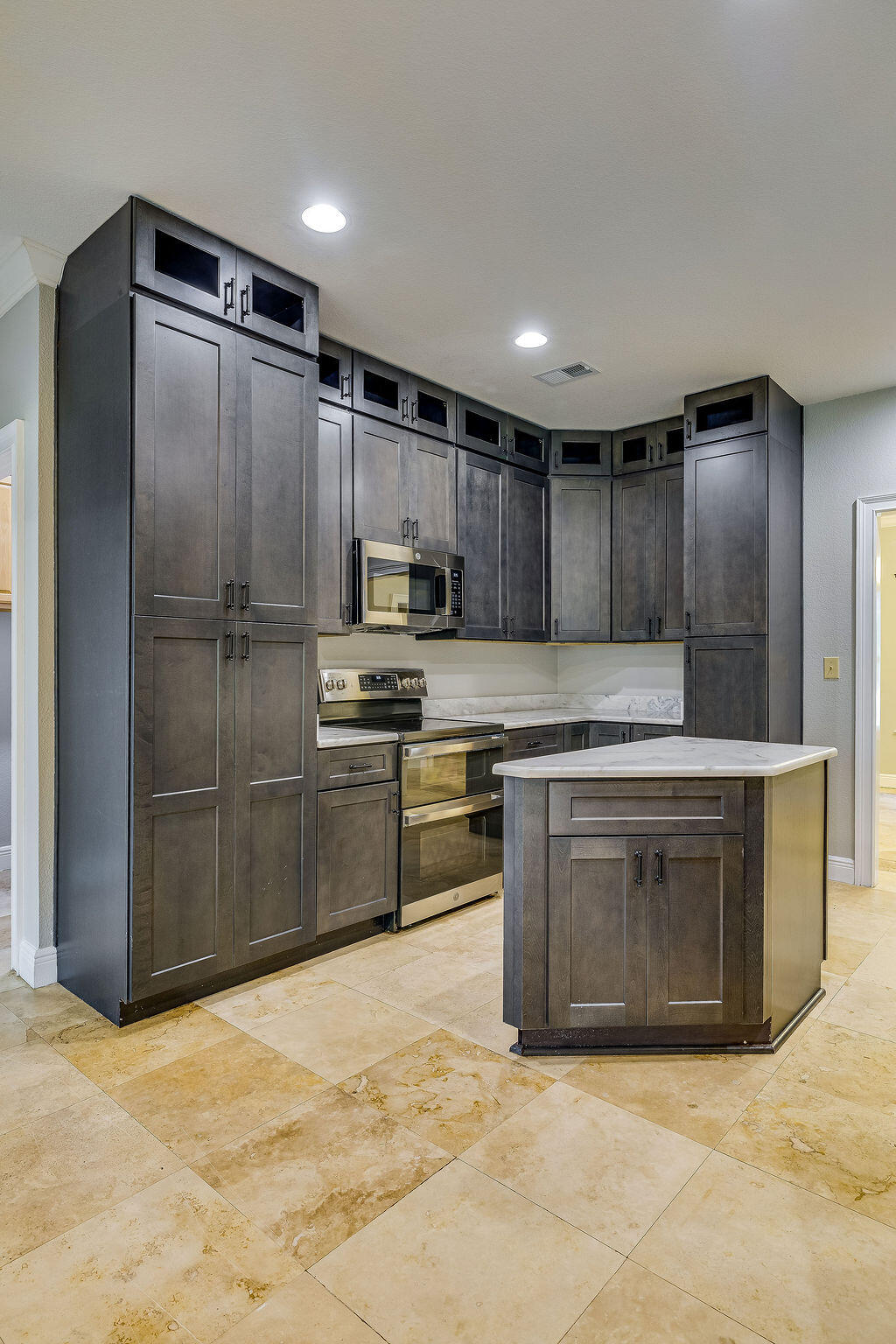 523 Woodland Bayou Drive