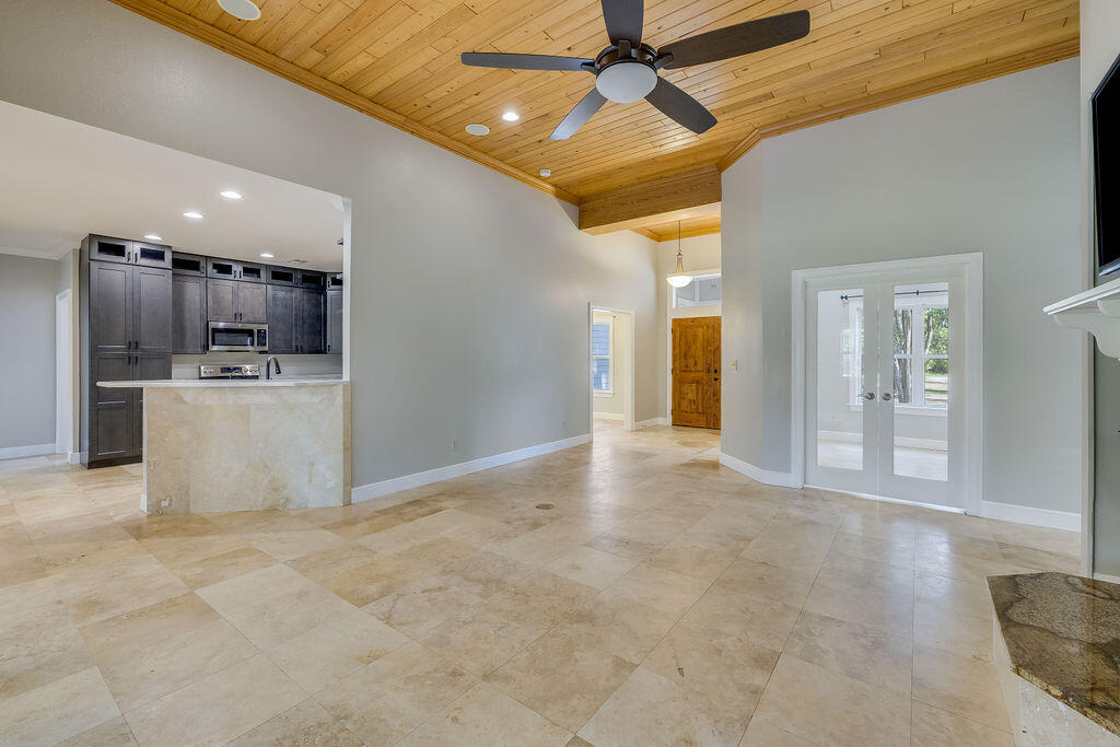 523 Woodland Bayou Drive