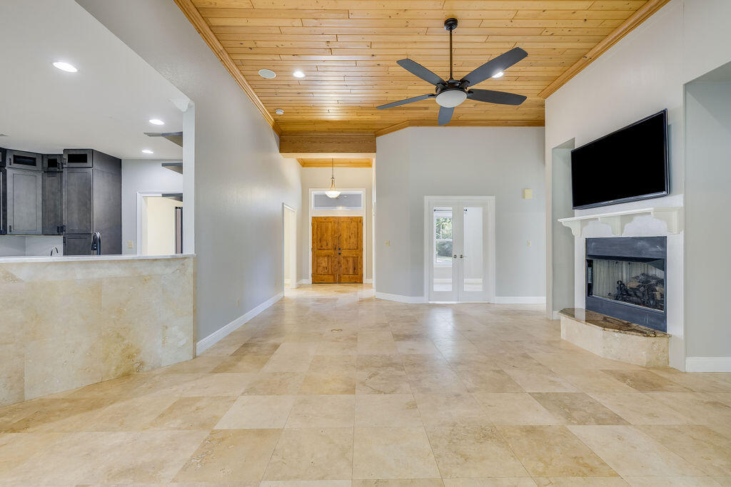 523 Woodland Bayou Drive