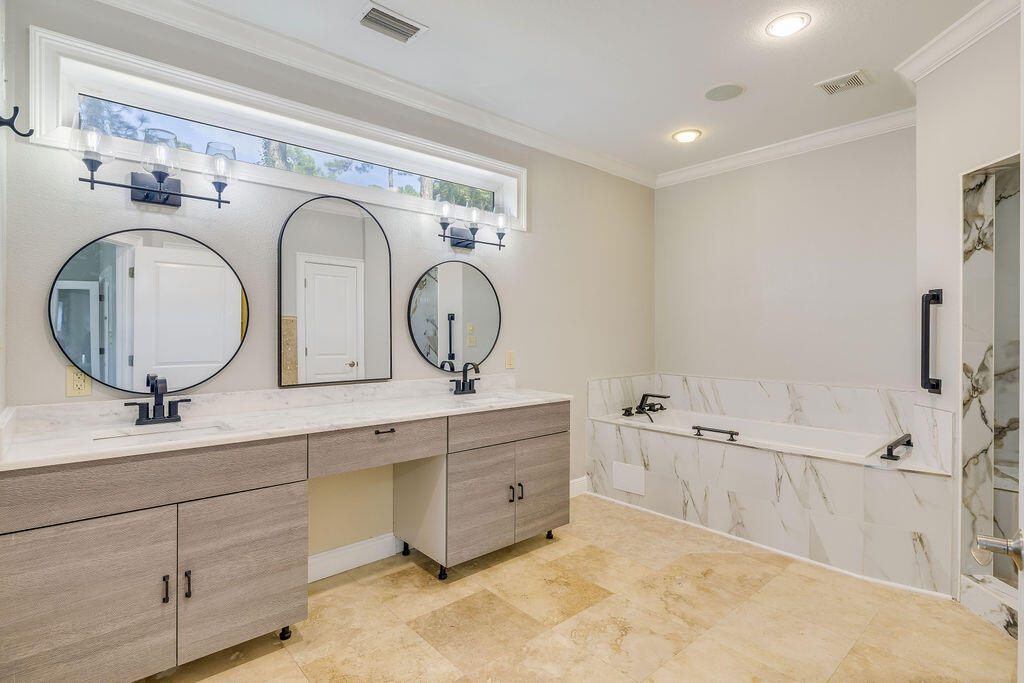 523 Woodland Bayou Drive