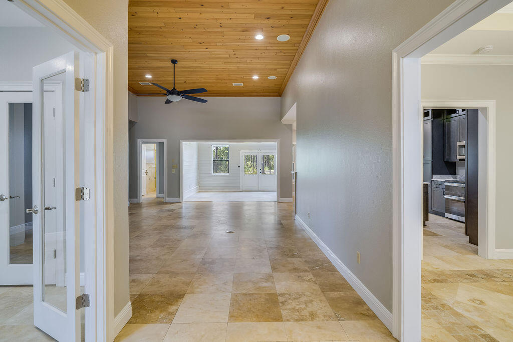 523 Woodland Bayou Drive