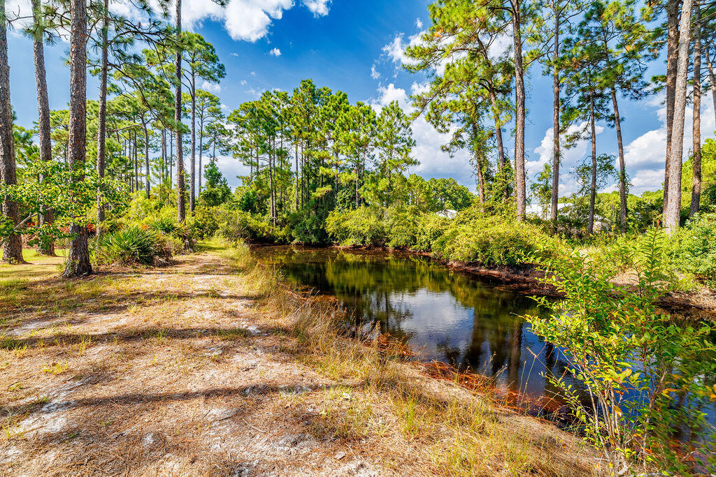 523 Woodland Bayou Drive