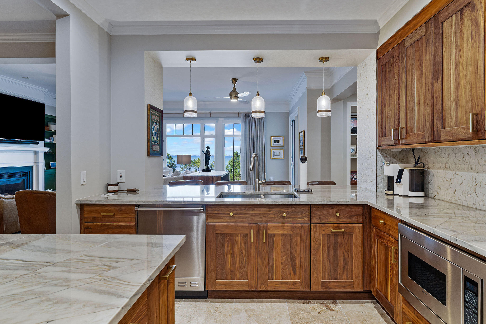 408 Kelly Plantation Drive 409