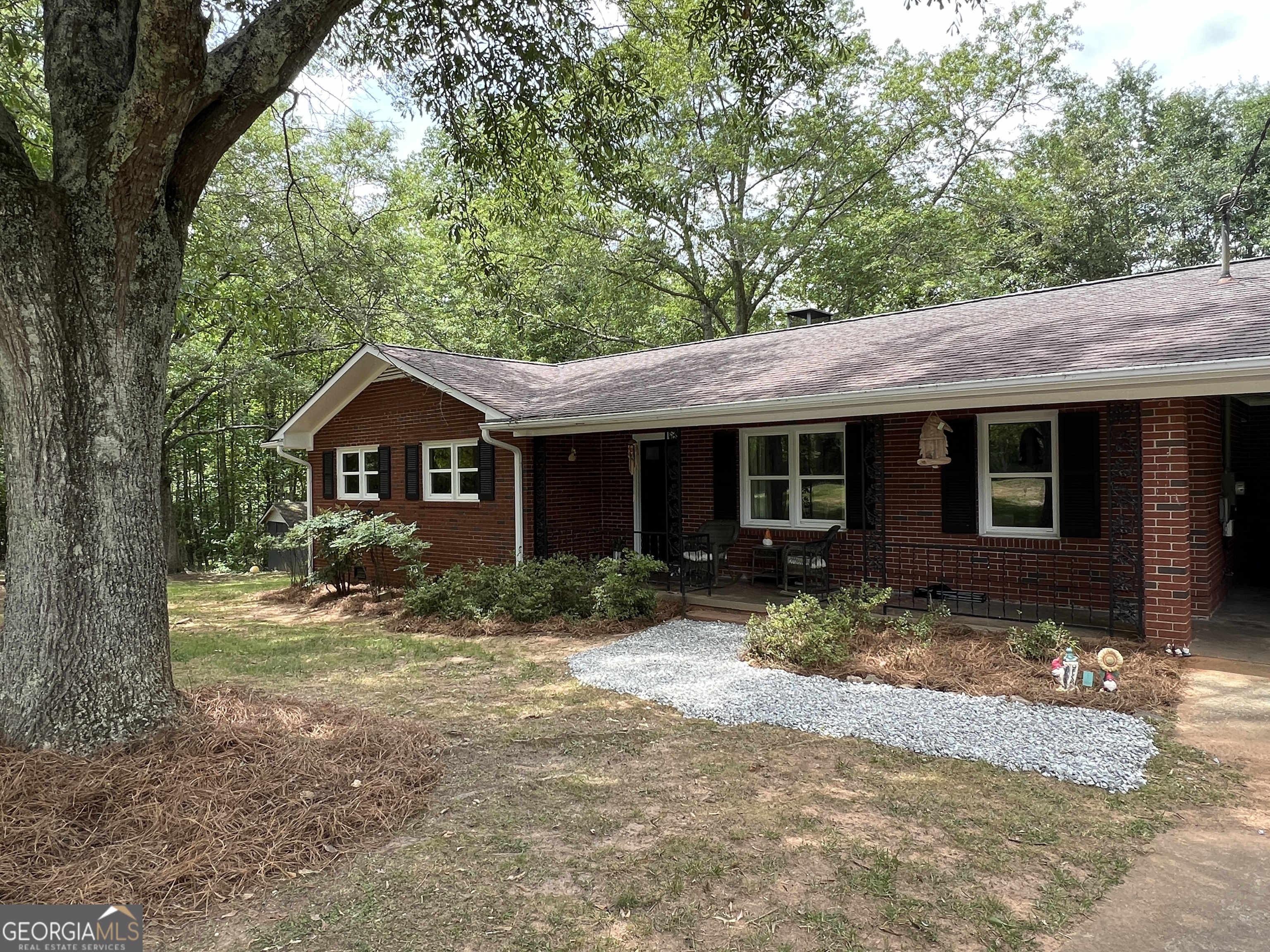 1037 Roberts Road