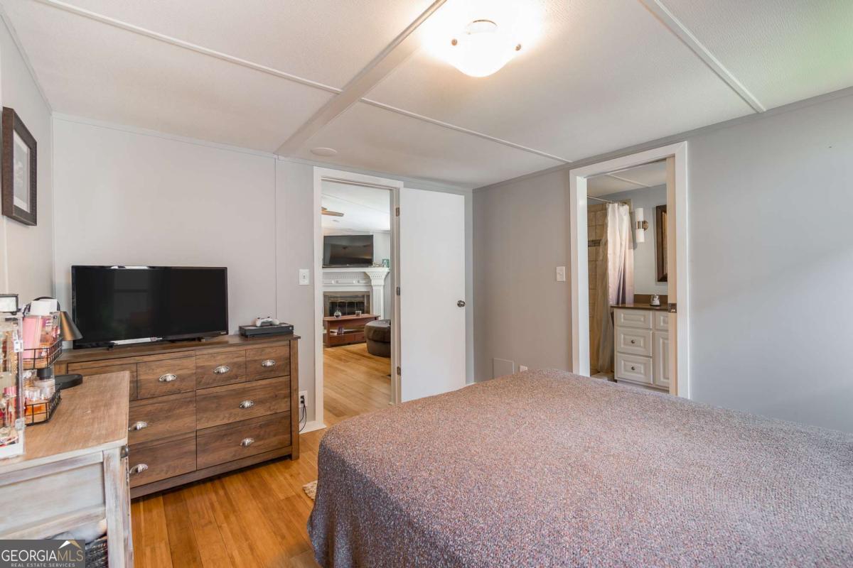 2253 Karen Lane