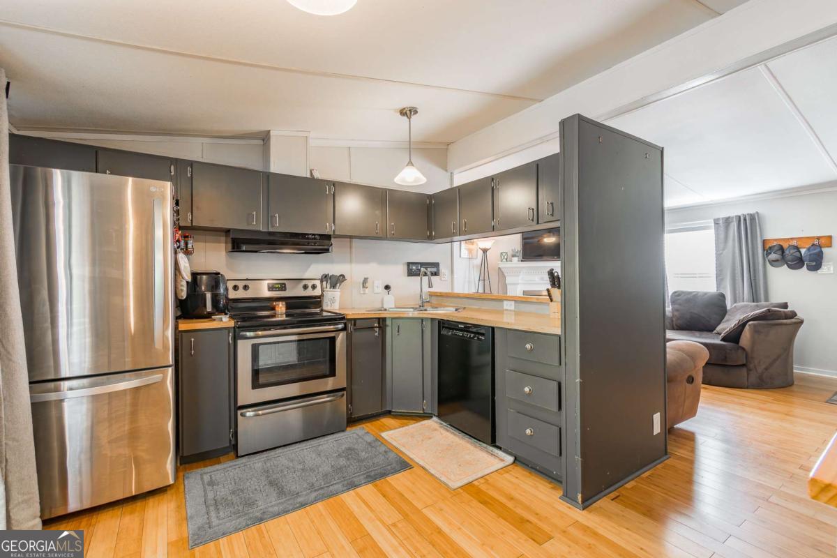 2253 Karen Lane