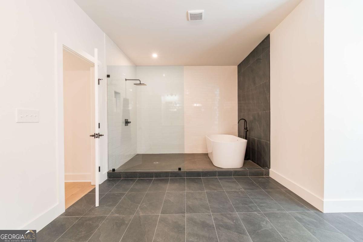 6008 Tradewinds Cove