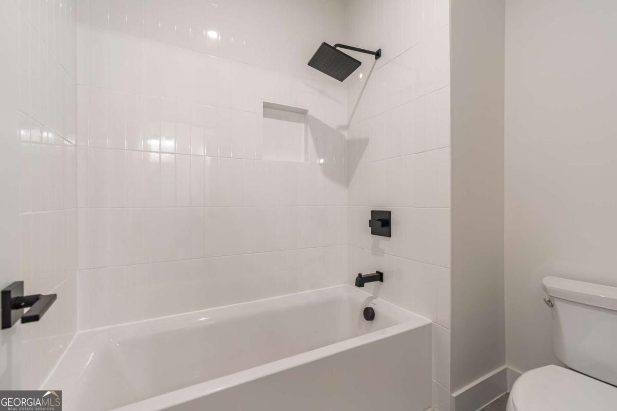 6008 Tradewinds Cove