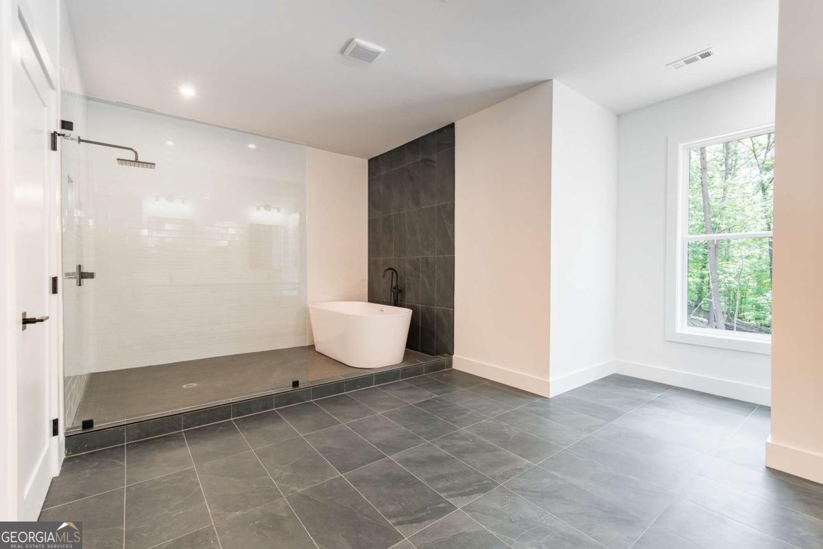 6008 Tradewinds Cove