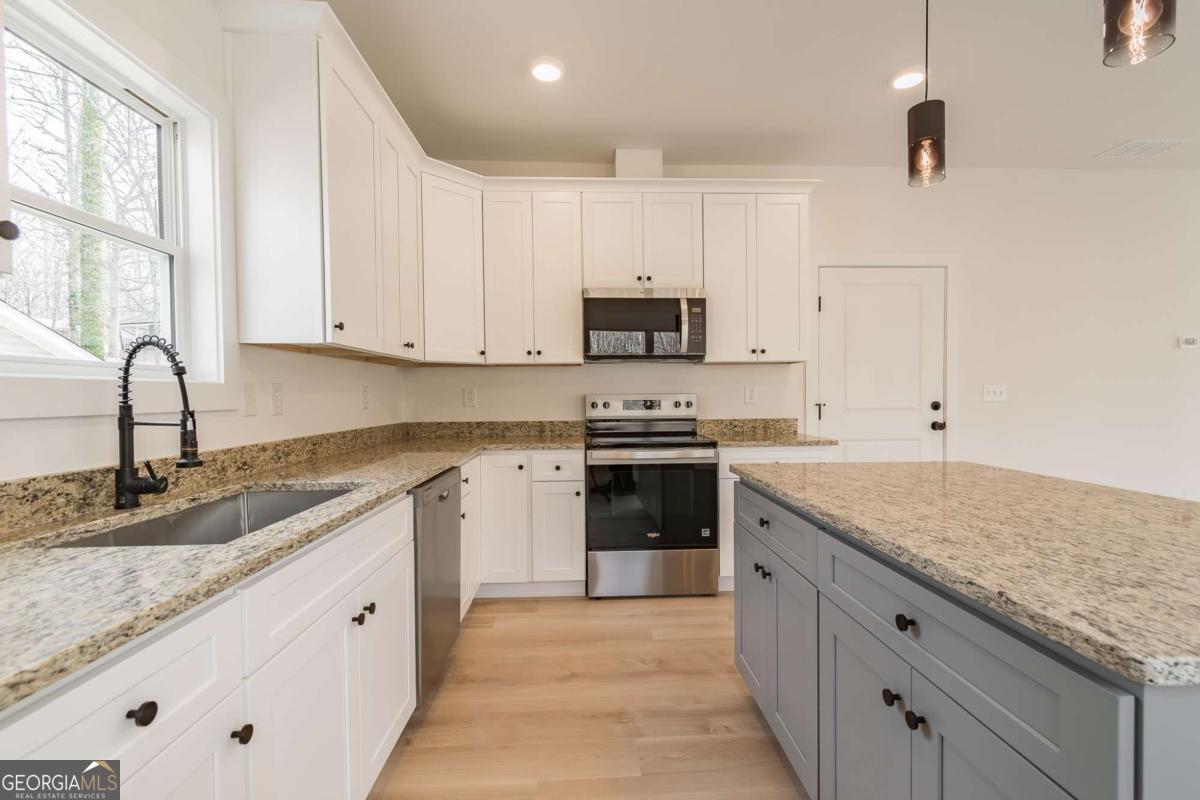 3416 Rock Ridge Drive