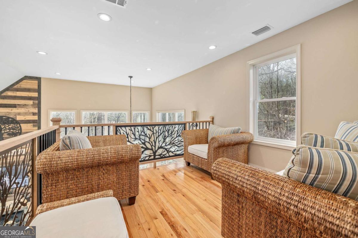 195 Skunk Hollow Road