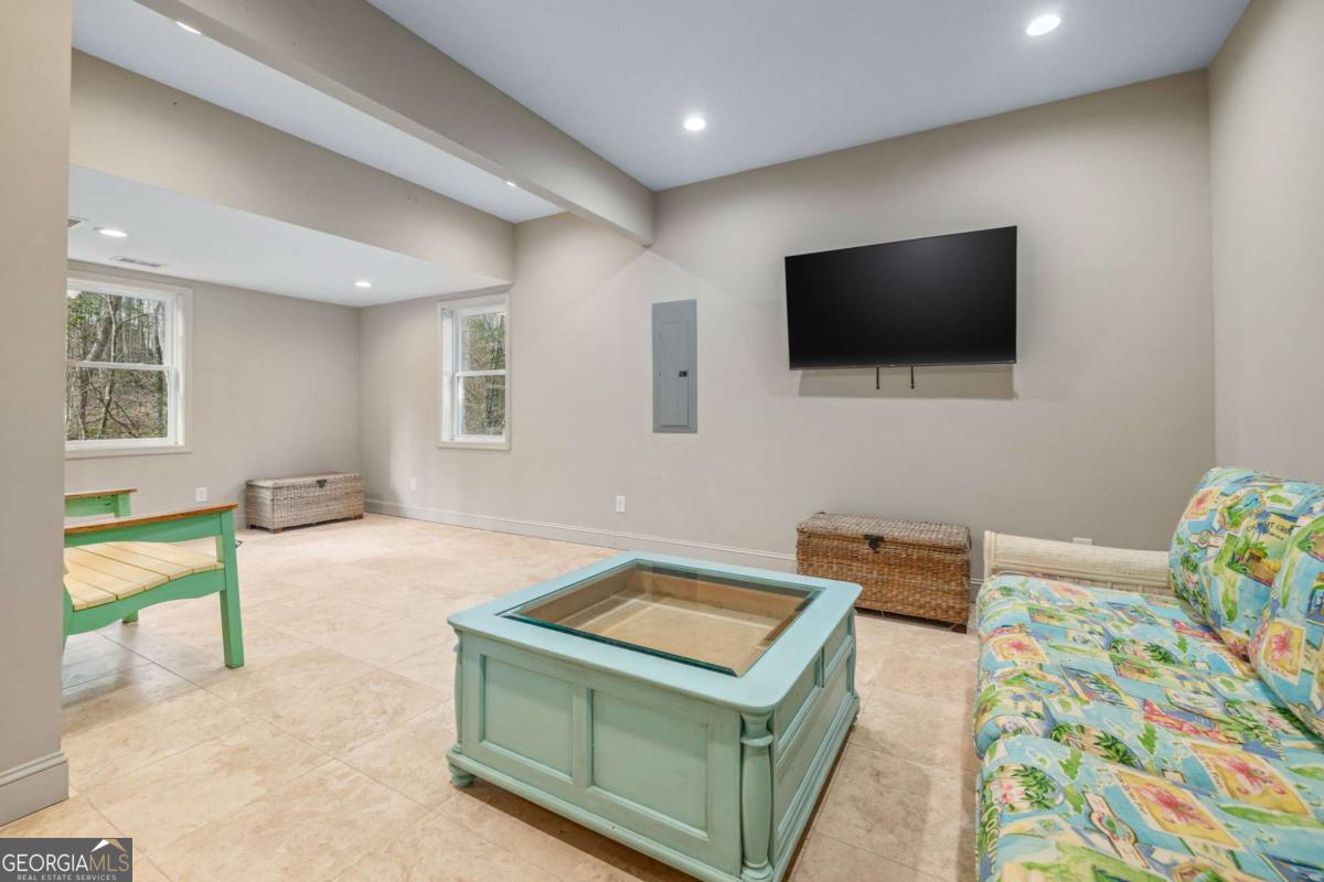 195 Skunk Hollow Road