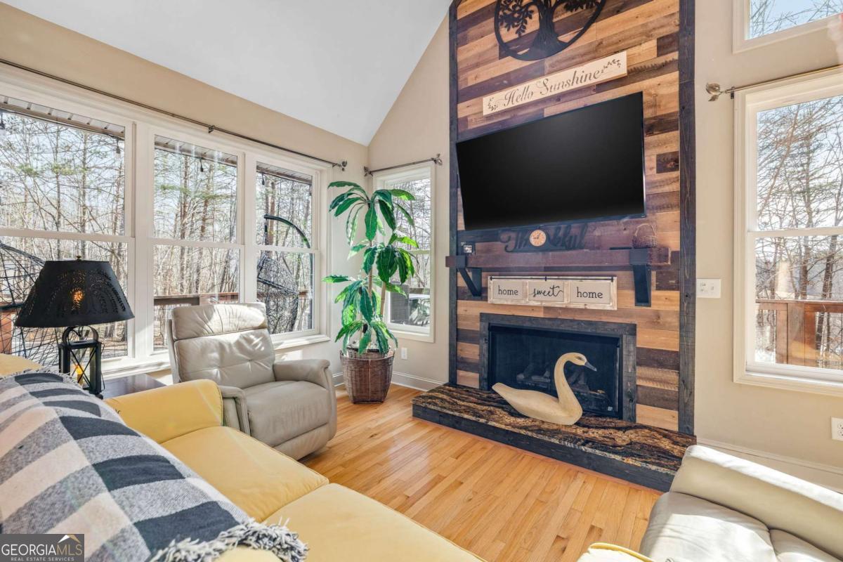 195 Skunk Hollow Road