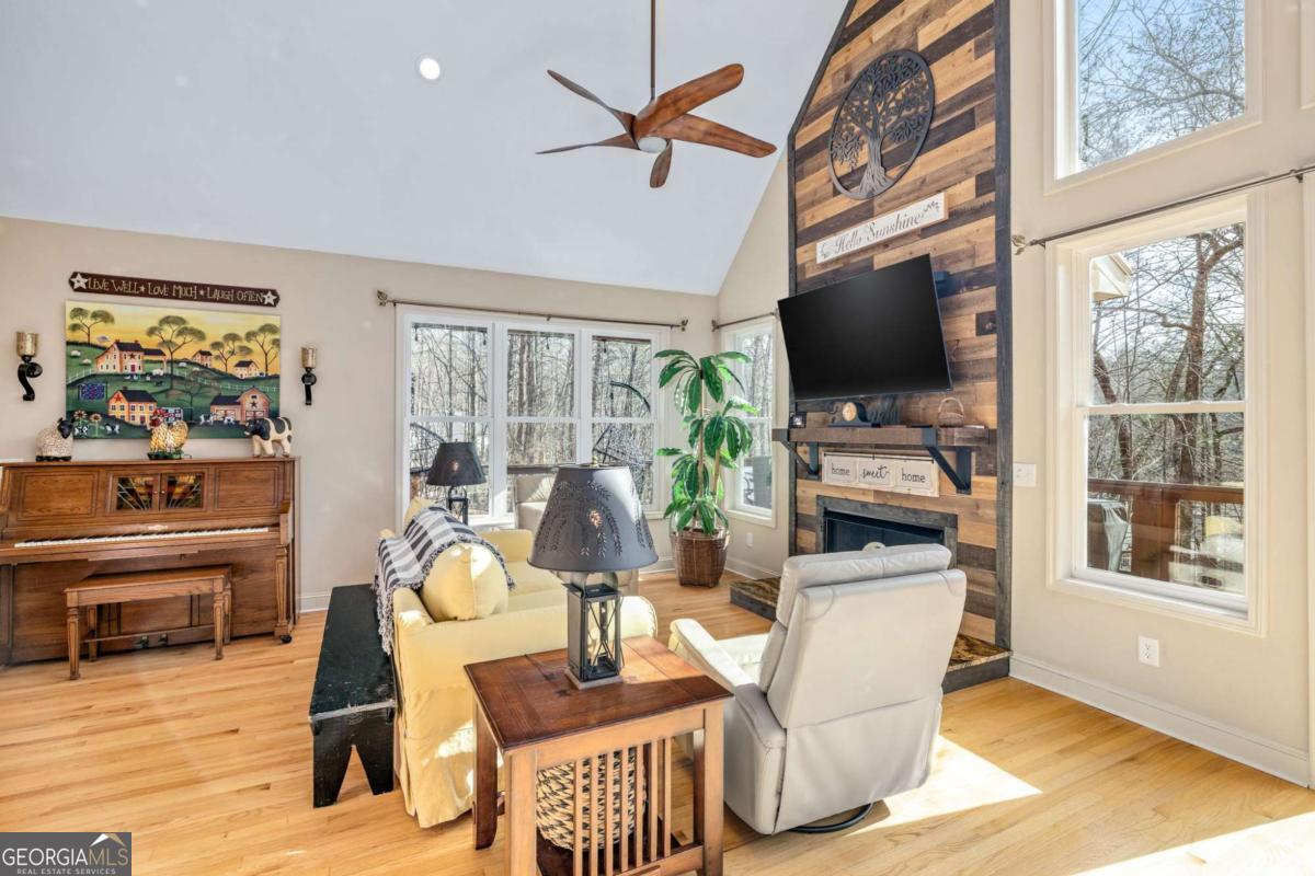 195 Skunk Hollow Road