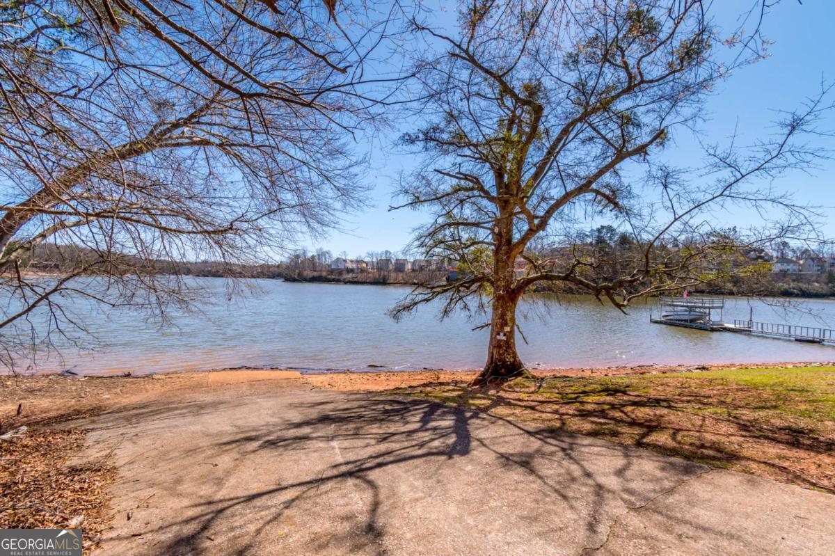 7603 Beachwood Drive