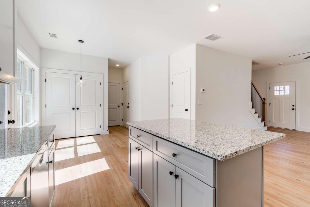 7603 Beachwood Drive