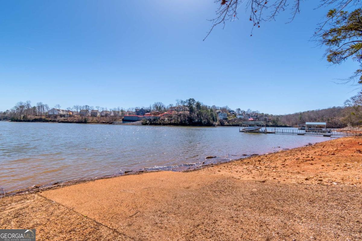 7603 Beachwood Drive