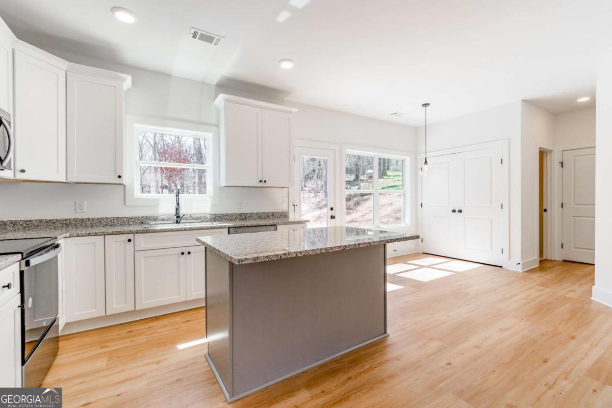 7603 Beachwood Drive