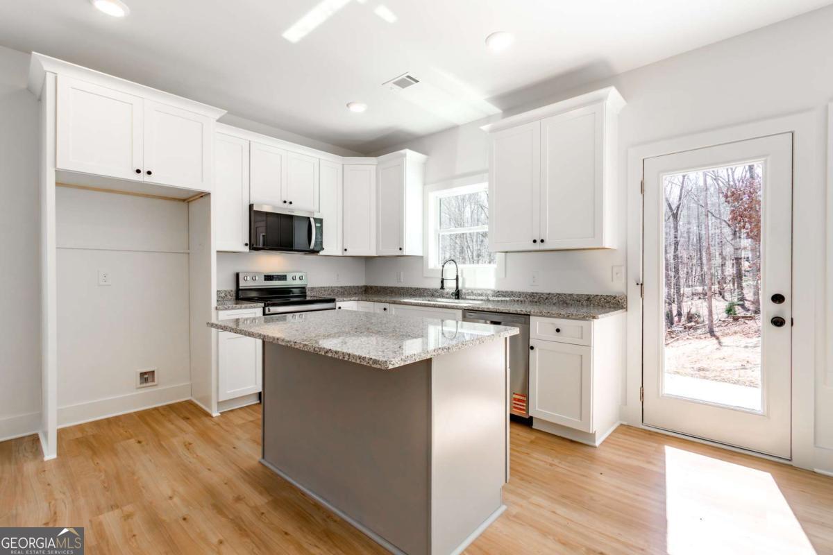 7603 Beachwood Drive