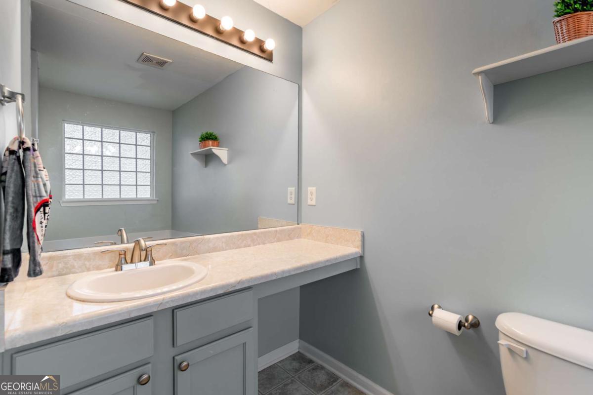 4858 Tangerine Circle