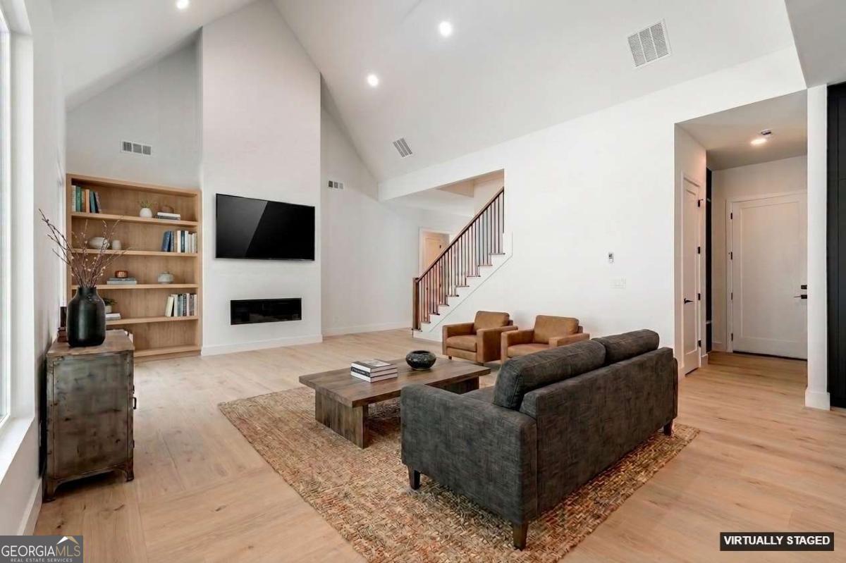 6004 Hemingway Lane