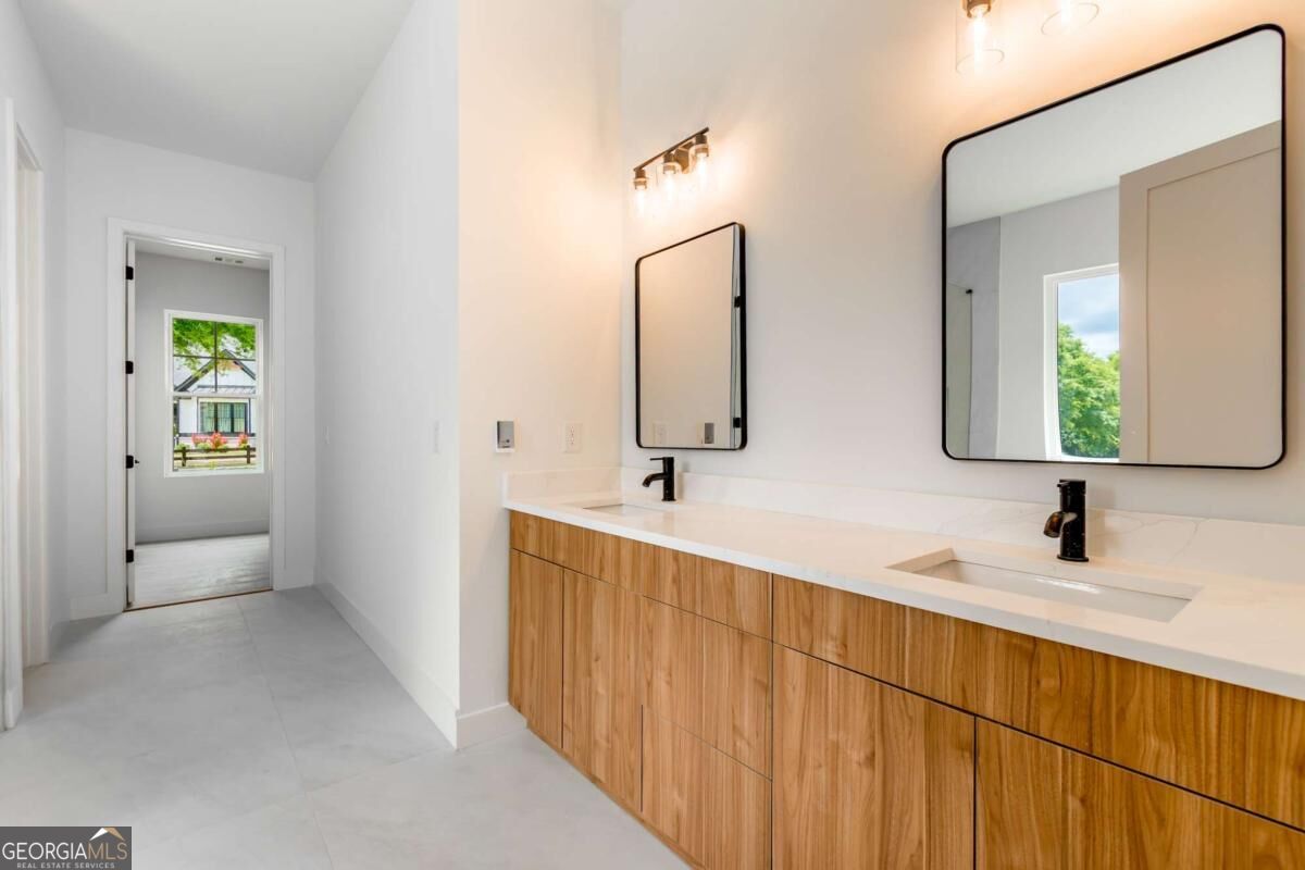 6004 Hemingway Lane