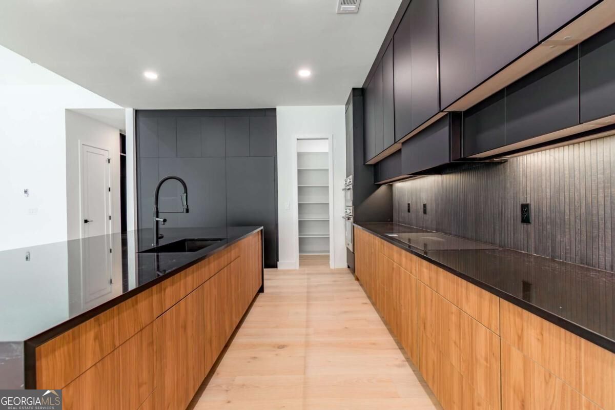 6004 Hemingway Lane