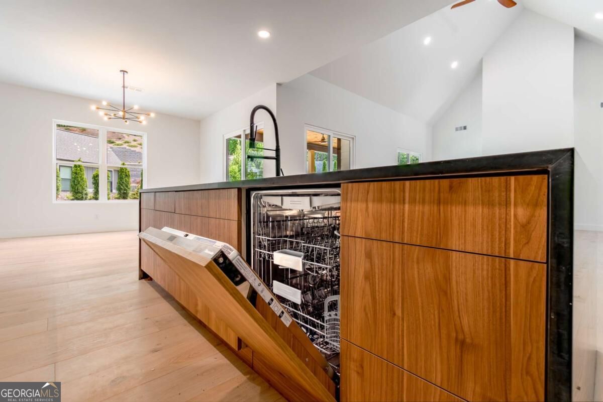6004 Hemingway Lane