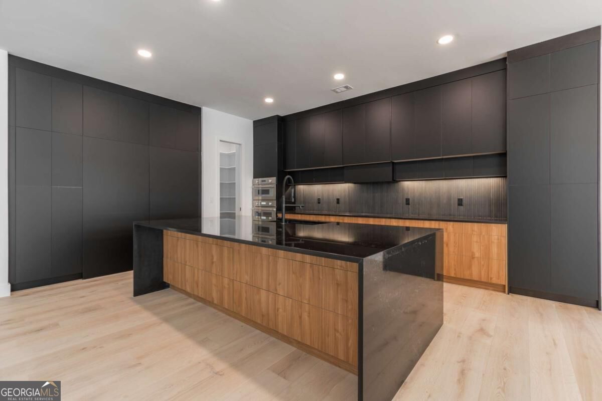 6004 Hemingway Lane