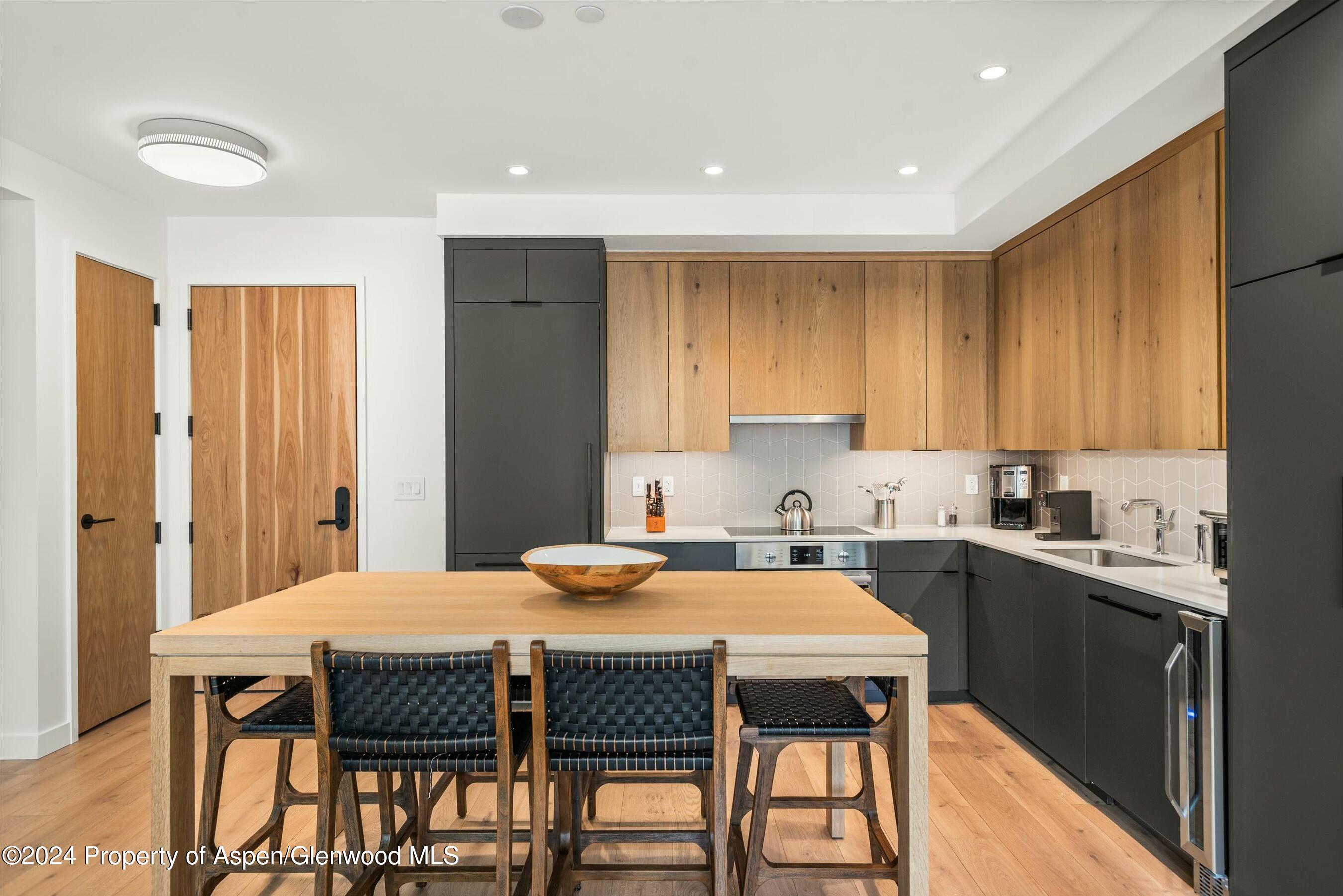 119 Wood Road, 403