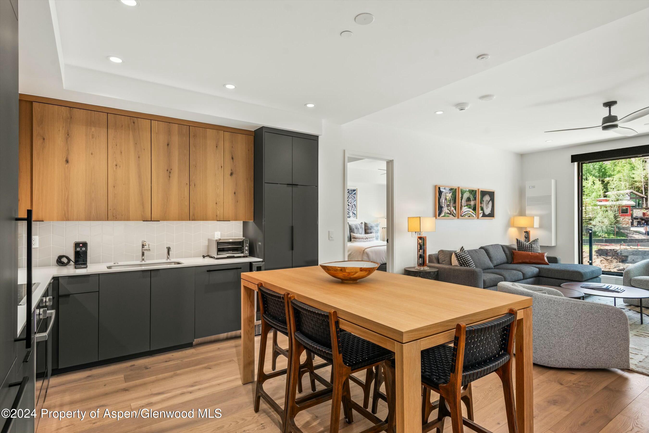 119 Wood Road, 403