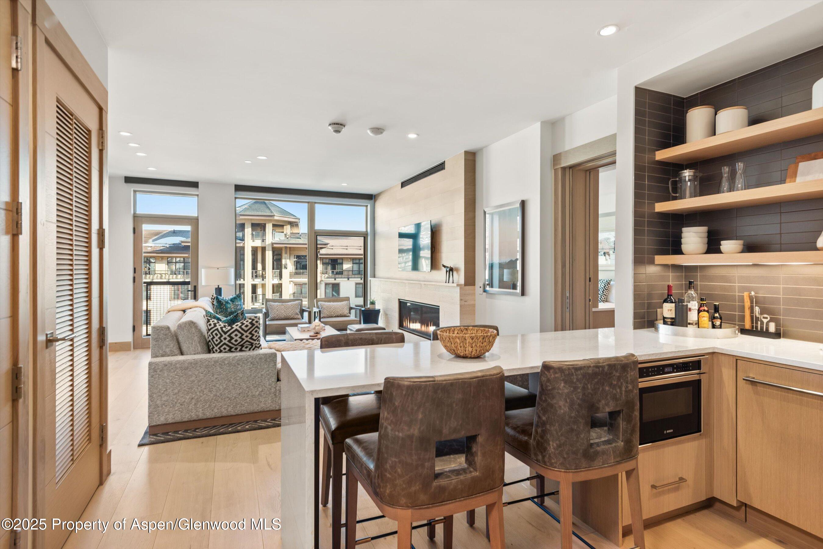 130 Wood Road 560-562