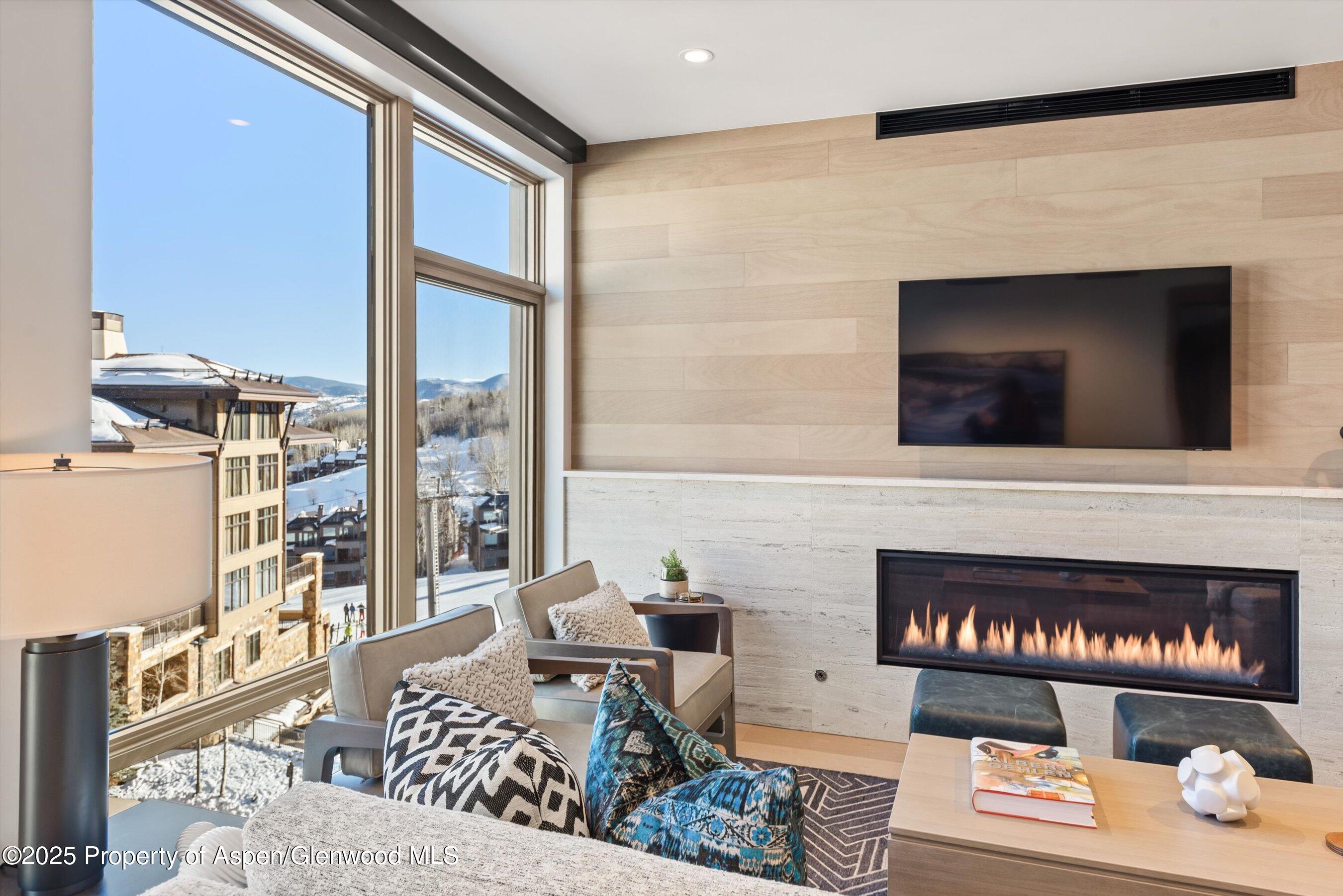 130 Wood Road 560-562