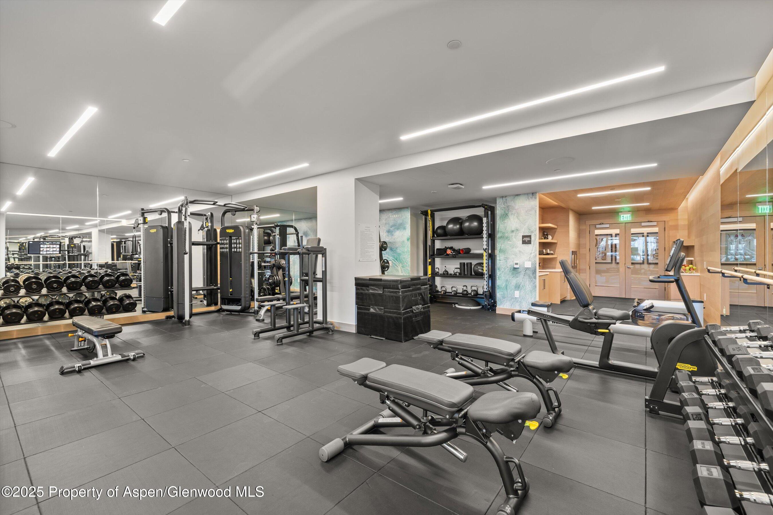 130 Wood Road 560-562