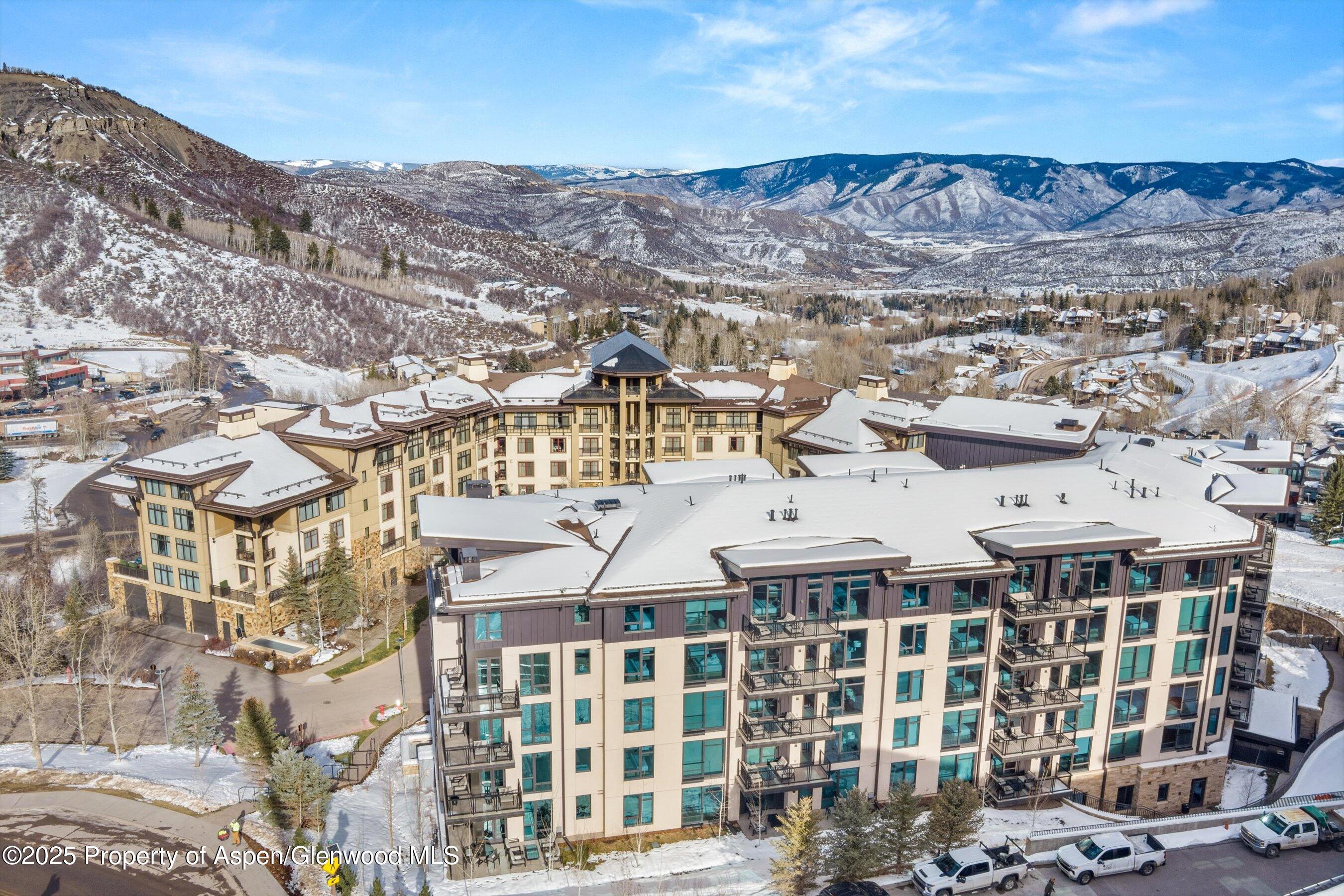 130 Wood Road 560-562