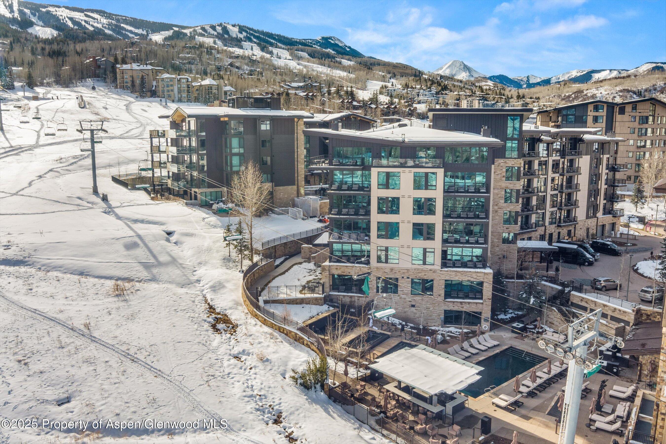 130 Wood Road 560-562