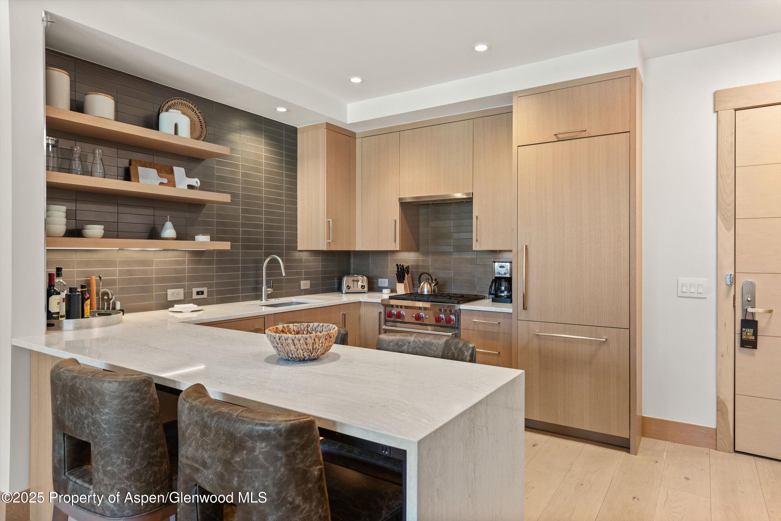 130 Wood Road 560-562